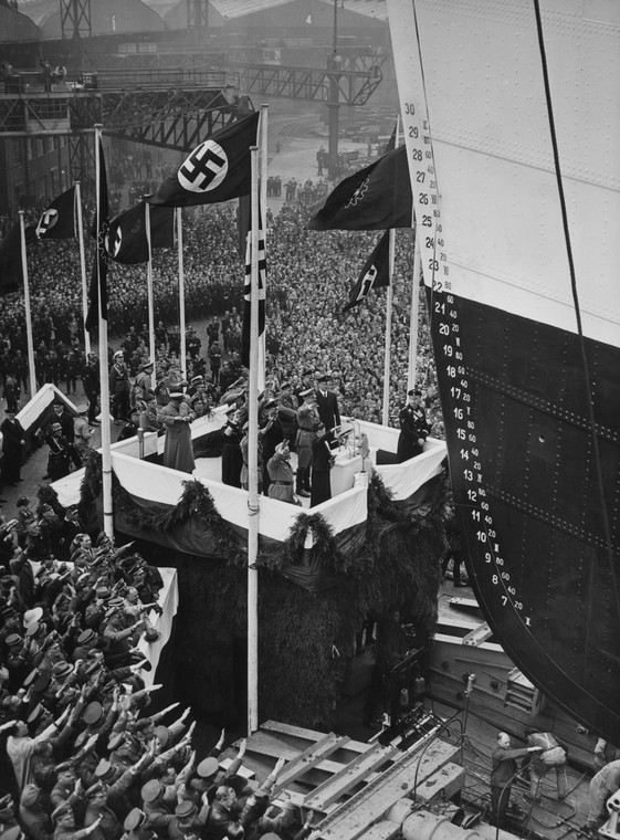 5 V 1937 r. Adolf Hitler podczas ceremonii wodowania Wilhelma Gustloffa