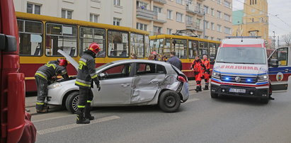Wypadek na Piotrkowskiej w Łodzi. Są ranni