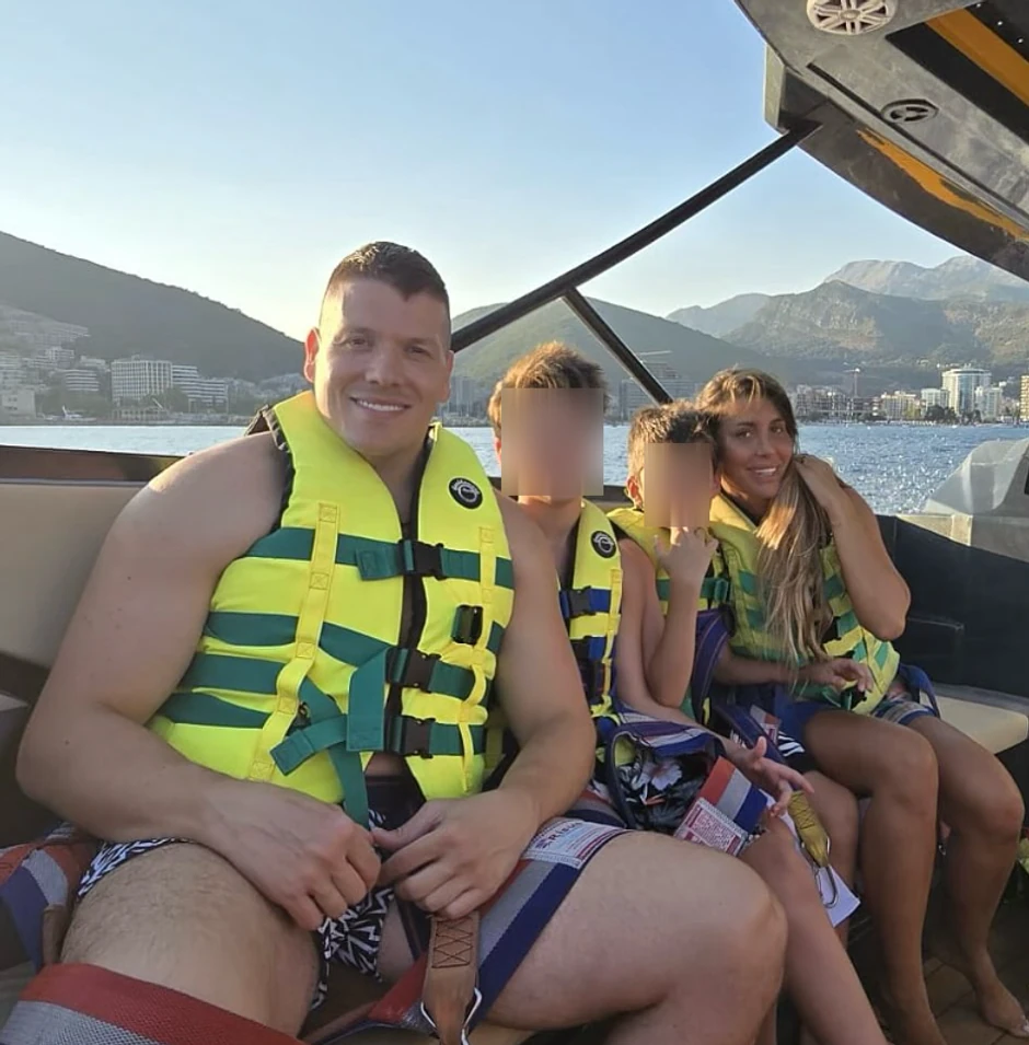 Sloba i Jelena sa njenim sinovima iz prvog braka