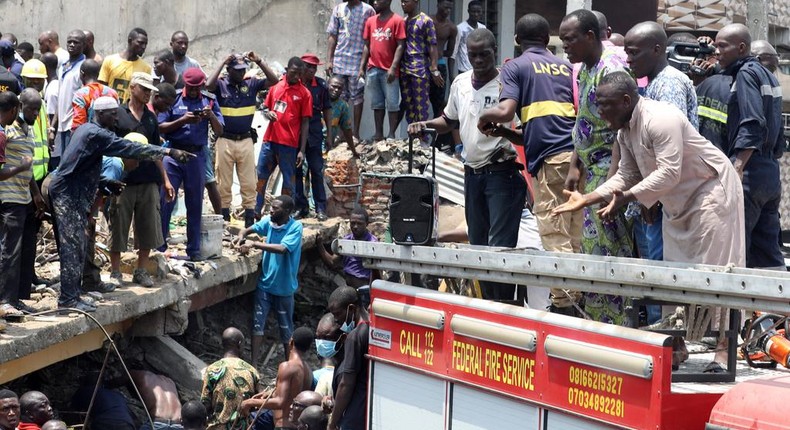 Lagos collapsed building (Twitter @BelieveAllCom)