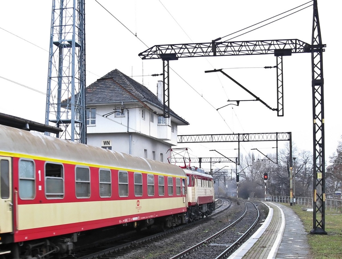 Kolejarze zwracają uwagę, że także na Zachodzie widać w małych miejscowościach głód szybkich kolei.