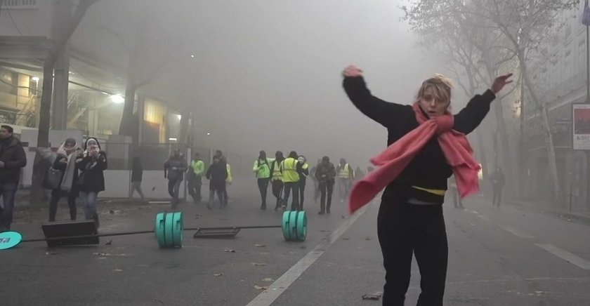 „Się poruszam 1” to pierwszy singiel zapowiadający płytę „Za niebawem" Voo Voo