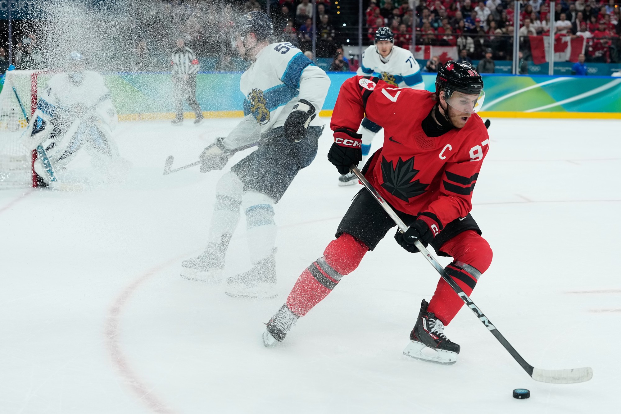 Semifinálový zápas ZOH 2026: Kanada - Fínsko. 