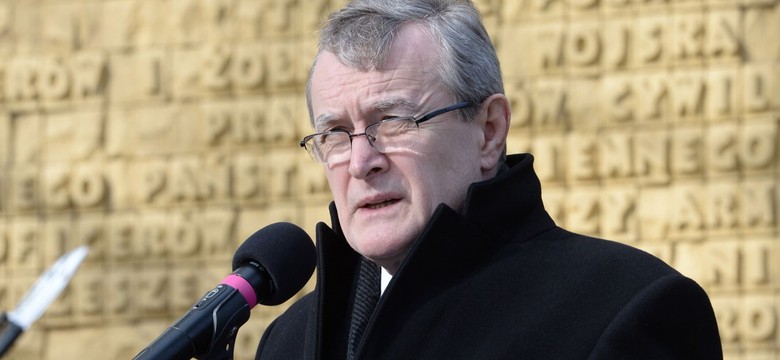 Gliński o "Klątwie": To raczej działalność polityczna niż artystyczna