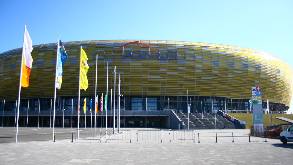 Wszystko wskazuje na to, że koncern energetyczny PGE nie będzie już firmował swoją nazwą gdańskiego stadionu w Letnicy. Na razie jednak nikt, oprócz prezydenta Gdańska, nie potwierdził zbliżających się zmian.