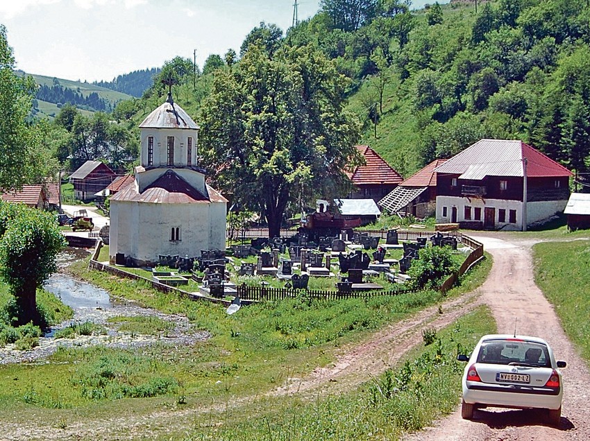 Čakarević je kao sveštenik službovao 54 godine, a tokom okupacije bio je narodni tribun