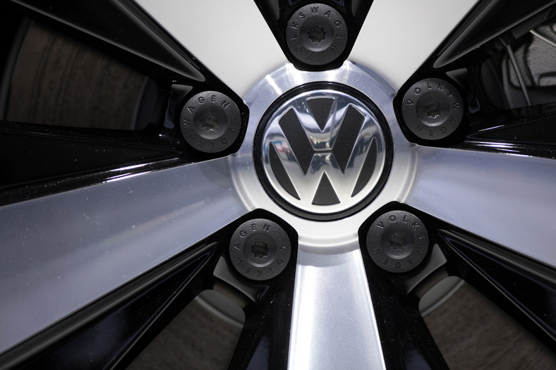Logo Volkswagena, fot. Jason Alden/Bloomberg