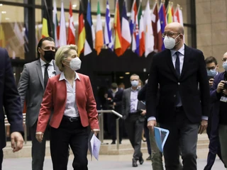 Przedownicząca Komisji Europejskiej, Ursula von der Leyen i szef Rady Europejskiej Charles Michel