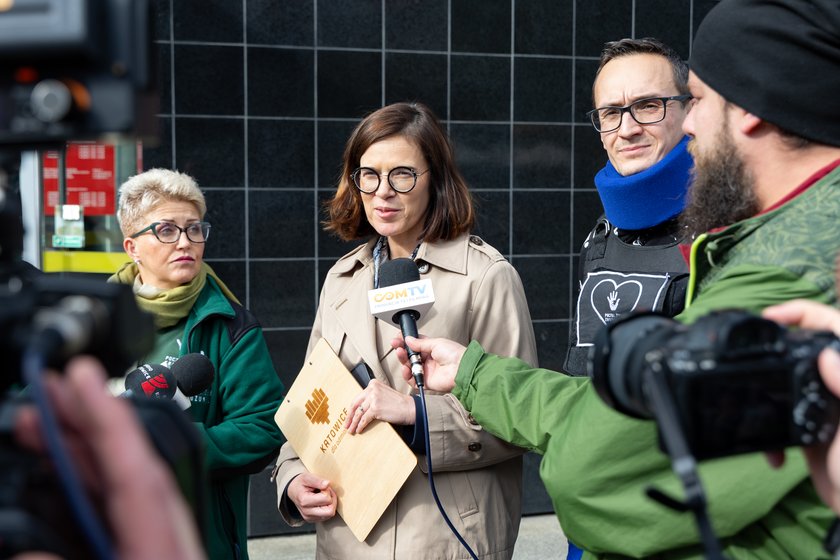 Akcja była także okazją do rozmowy o polityce senioralnej w Katowicach foto S Rybok