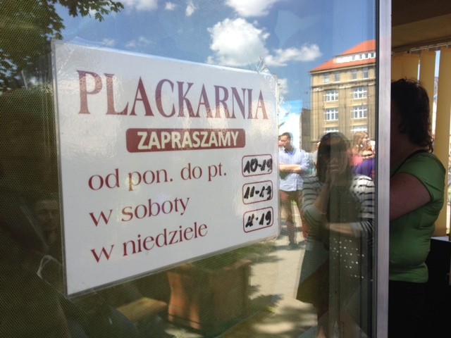 Tłumy wrocławian w kolejce po placki