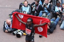 Rekordzistka świata w maratonie kończy karierę. Powodem kontuzja