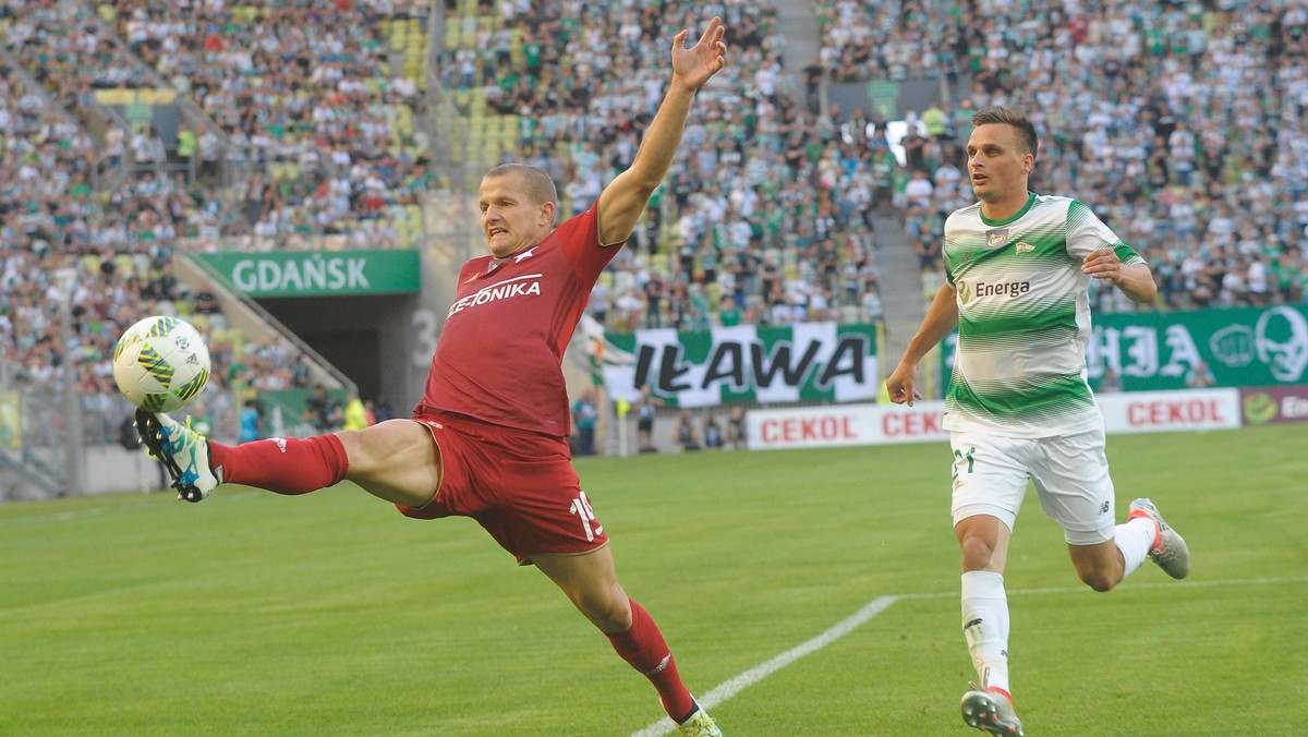 Lechia Gdańsk pokonała Wisłę Kraków 3:1 (1:0) w meczu 3. kolejki LOTTO Ekstraklasy. Bohaterami spotkania byli bracia Paixao, którzy strzelili wszystkie gole dla drużyny z Trójmiasta. Honorowe trafienie dla gości zanotował Rafał Boguski.