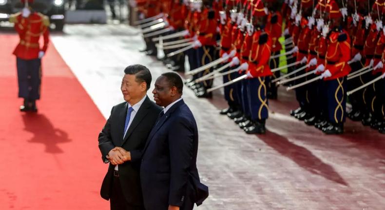 Le président Macky Sall en compagnie de son homologue Xi Jinping lors d'une visite de ce dernier au Sénégal