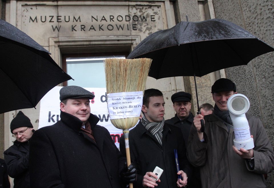 Protest przeciwko pracom Katarzyny Kozyry