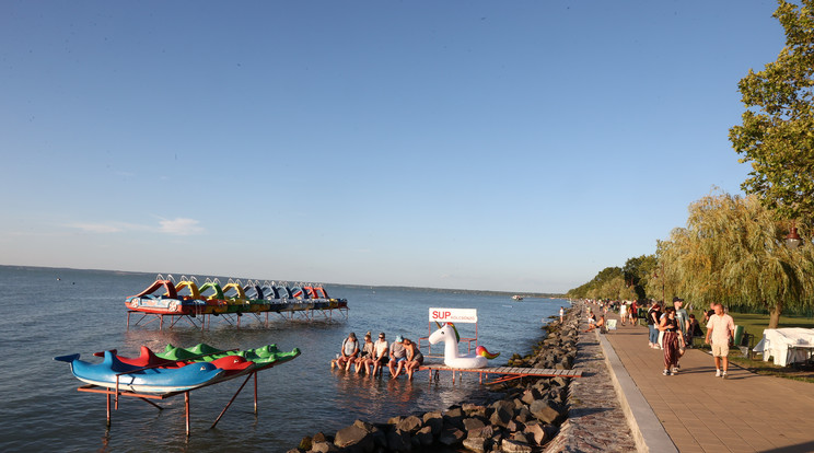 Siófokon 4,2 kilométer hosszan nyúlik el a part, ez a leghosszabb strand a Balatonon / Fotó: Pozsonyi Zita