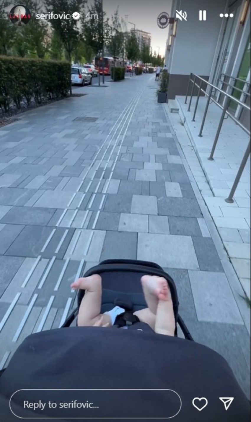 Marija u šetnji sa sinom