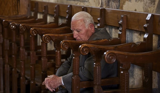 Stariji čovek - ilustracija