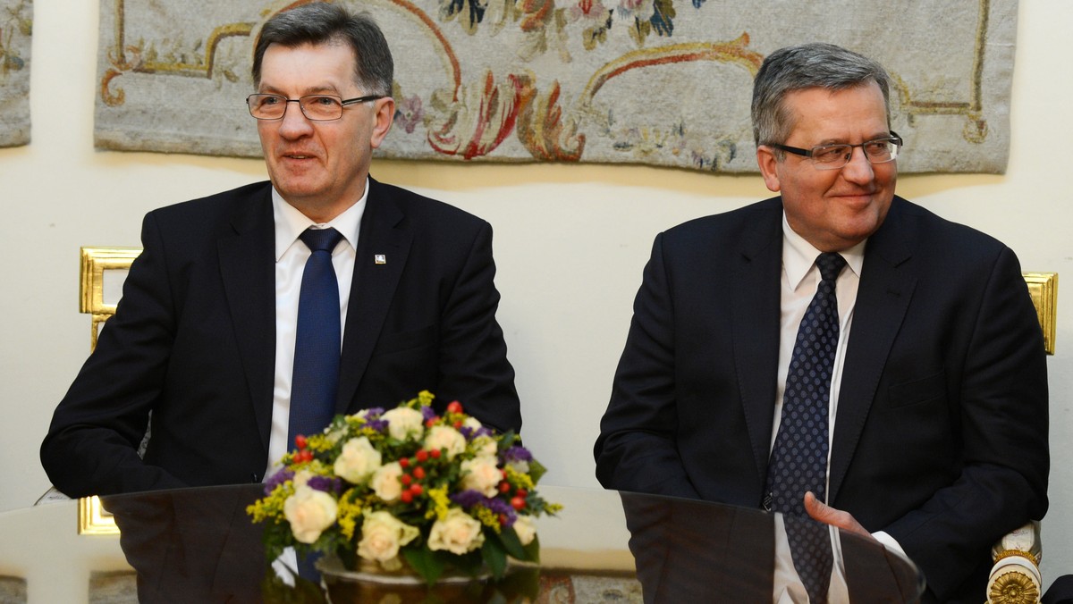 Prezydent Bronisław Komorowski przyjął wieczorem w Belwederze premiera Litwy Algirdasa Butkevicziusa. Komorowski zapewnił szefa litewskiego rządu o swoim zaangażowaniu na rzecz bardzo dobrej współpracy polsko-litewskiej - poinformowała Kancelaria Prezydenta.