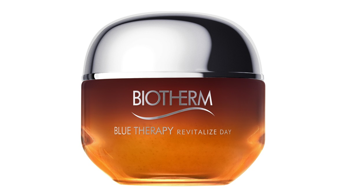 Marka Biotherm prezentuje nowości w gamie Blue Therapy – krem na dzień i na noc Amber Algae, czyli pielęgnację przeciwzmarszczkową, z ekstraktem z bursztynowej algi.