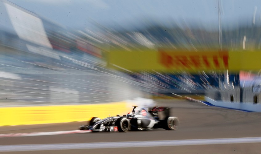 Kierowcy Formuły 1 trenują na torze w Soczi