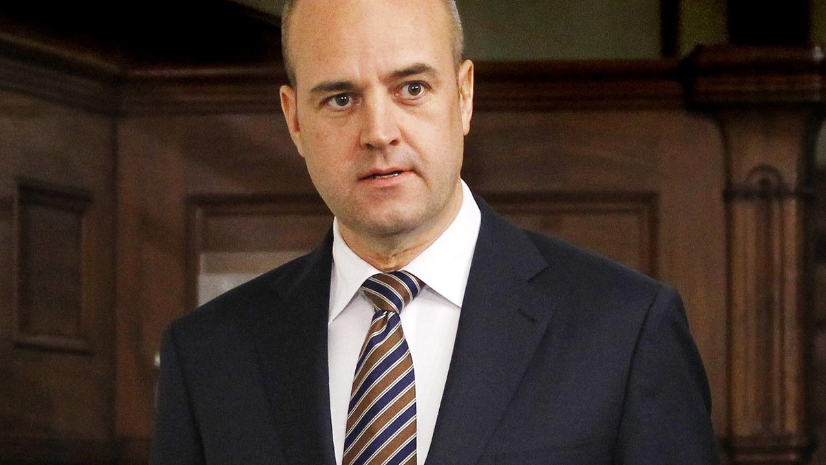 Szwedzki premier Fredrik Reinfeldt, wypowiadając się dzisiaj na temat założyciela Wikileaks Juliana Assange'a podkreślił, że wysunięte przeciwko niemu oskarżenie "nie ma charakteru politycznego".