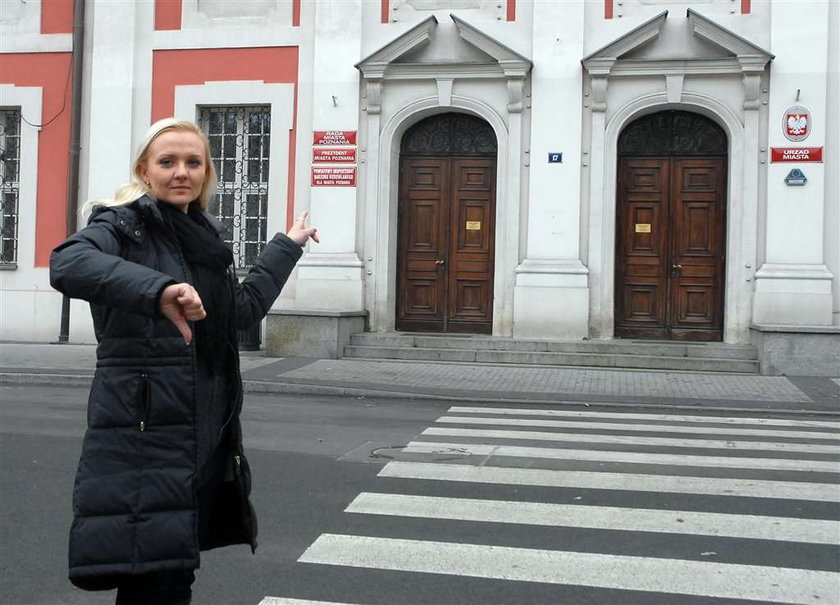 poznan urzednicy odgradzaja sie od ludzi