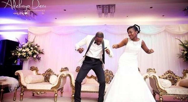 ___9142321___2018___11___27___11___Nigerian-wedding-couple-dancing-adebayo-deru-photography