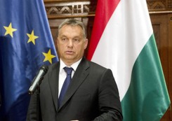 Orban w 'Bildzie': Odsyłać uchodźców tam, skąd przyjechali
