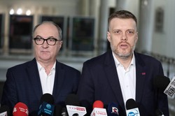 "Szukanie wrogów w Berlinie i Brukseli". Lewica grzmi o "ekonomicznej zdradzie stanu"