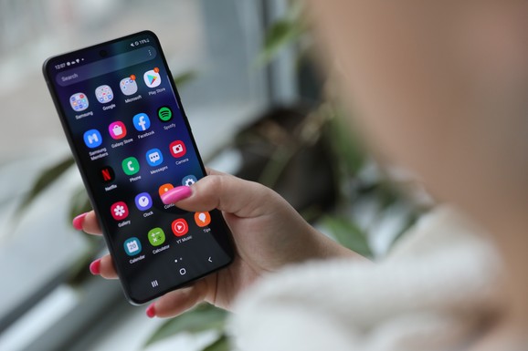 Nemaju novca da plate porez na nasledstvo: Udovica izvršnog direktora Samsunga prodaje akcije za 2,1 milijardu dolara