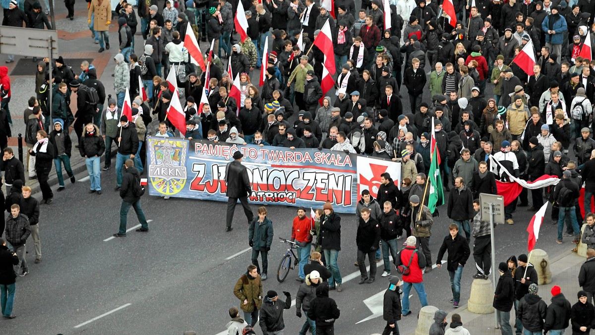 Antykomuniści, narodowcy i sympatycy prawicy szykują się do blokady marszu lewicy 1 maja - dowiedziała się "Rzeczpospolita". W ten sposób chcą się odpłacić antyfaszystom, którzy próbowali zatrzymać Marsz Niepodległości. - To będzie rewanż - deklarują nieoficjalnie.