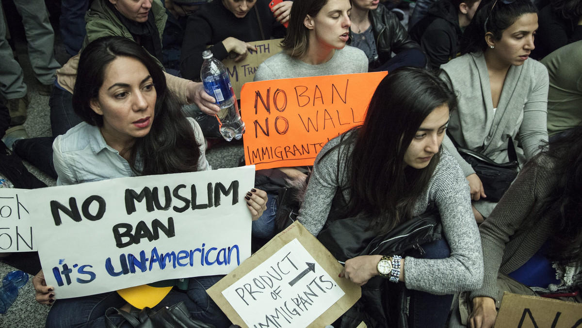 Rozporządzenie Trumpa ws. imigrantó, spowodowało trudności na wielu lotniskach