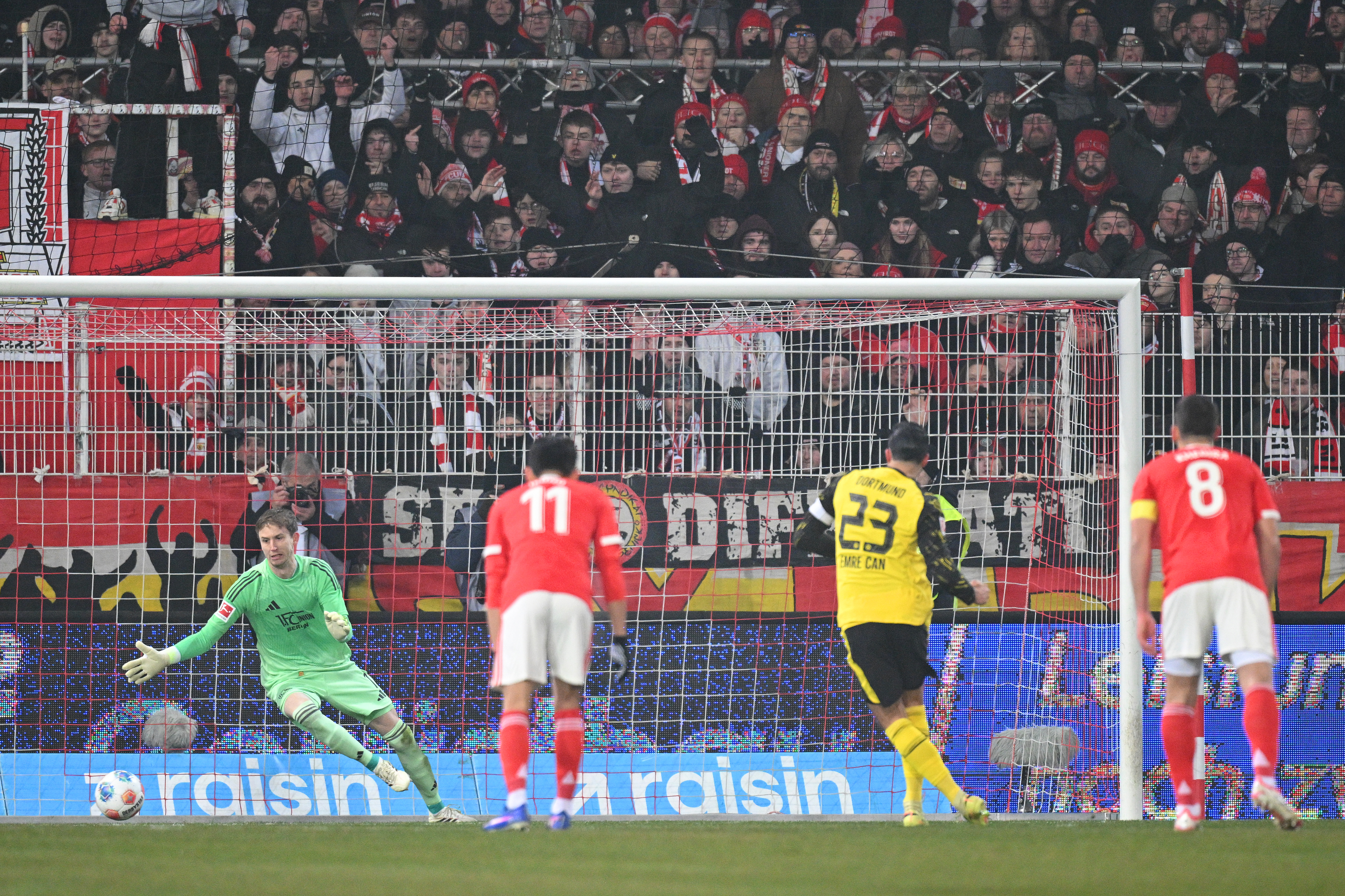 BVB schlägt nach CL-Pleite zurück: 3:0 gegen Union, acht Punkte an Tabellenführer dran