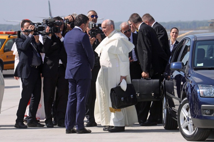 Ford focus II generacji także pełni rolę papieskiego auta