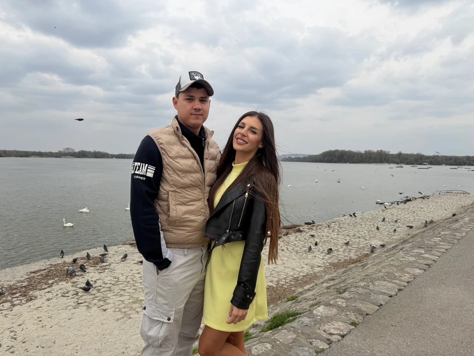 Ovo je istina o dolasku bebe: Ena i Peja o Zlatinom stanu, veridbi, od čega žive i ulasku u "Elitu"