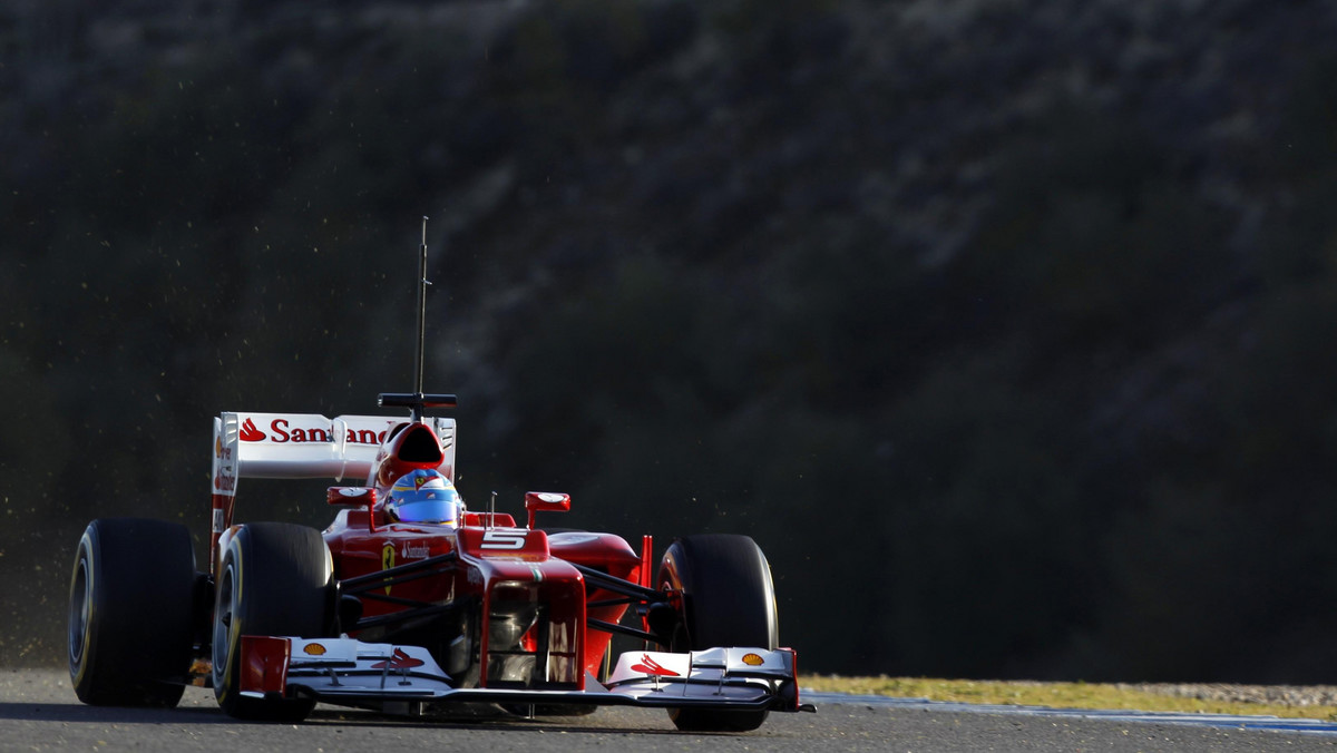 W piątek trwa czwarty dzień przedsezonowych testów Formuły 1, które odbywają się w hiszpańskim Jerez de la Frontera. Świetną jazdą i dobrym czasem popisał się kierowca Ferrari, Fernando Alonso.