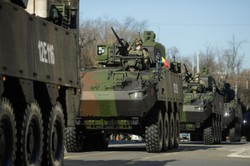 Kraj NATO wzmacnia swoje granice . "Jesteśmy gotowi użyć całej siły militarnej"