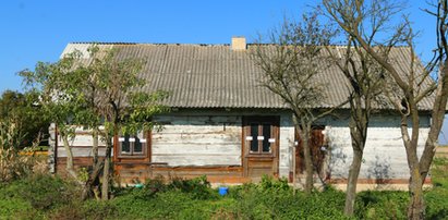 Makabryczne odkrycie. Syn znalazł zwłoki matki, jej głowa leżała w pokoju obok