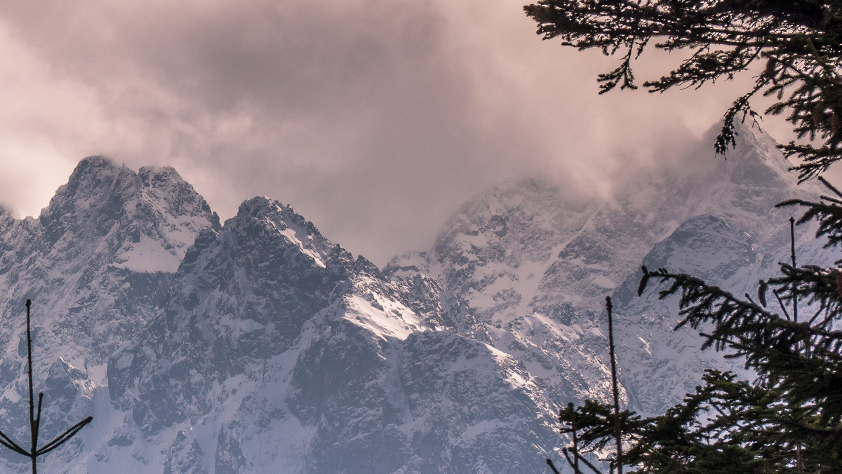 Śnieg w Tatrach, deszcz w Zakopanem. Pogoda we wtorek