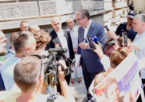 Vučić razgovarao sa demonstrantima ispred Predsedništva 