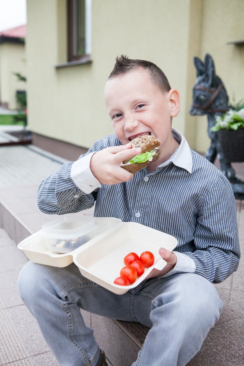 Zrób dziecko pożywne śniadanie do szkoły