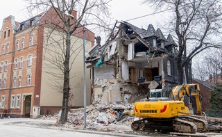 Katowice. Śledczy rozpoczęli ograniczone oględziny zniszczonego w wybuchu budynku