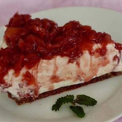 Sajttorta cseresznyedzsemmel