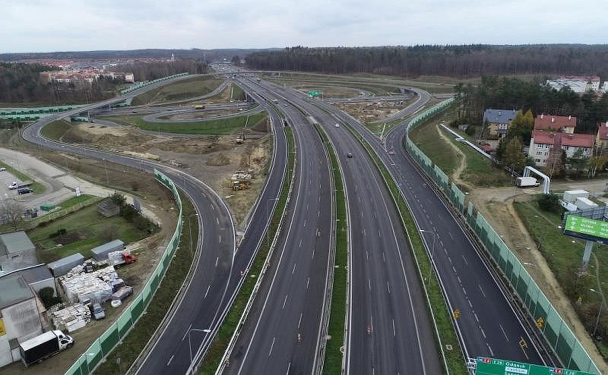 Trasa Kaszubska to 42-kilometrowy odcinek drogi ekspresowej S6. Łączy węzły Strzebielino i Gdynia Wielki Kack.