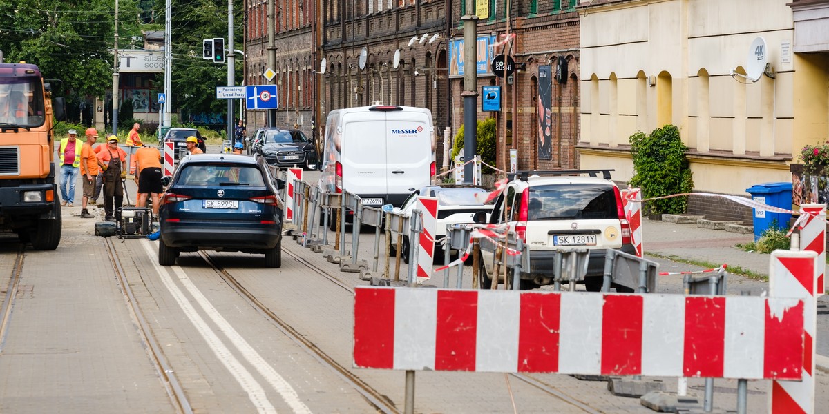 Utrudnienia na ul. Gliwickiej z powodu budowy nowej linii tramwajowej na ul. Grundmanna w Katowicach