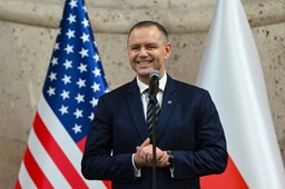 prezydent nawrocki wsiadł na chwilę do f–35. wybuchła afera