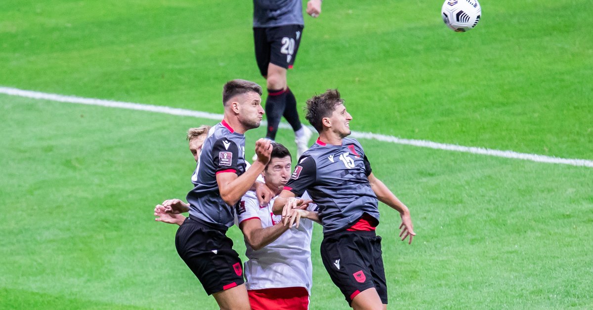 Polonia – Albania.  Entrenador de Albania: Es mejor ganar con Polonia.  Eliminación de WC