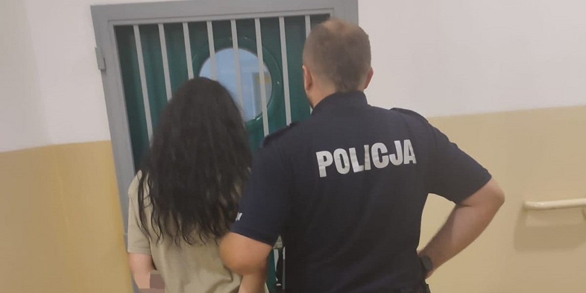 Para złodziei złapana na gorącym uczynku w drogerii w Piasecznie.