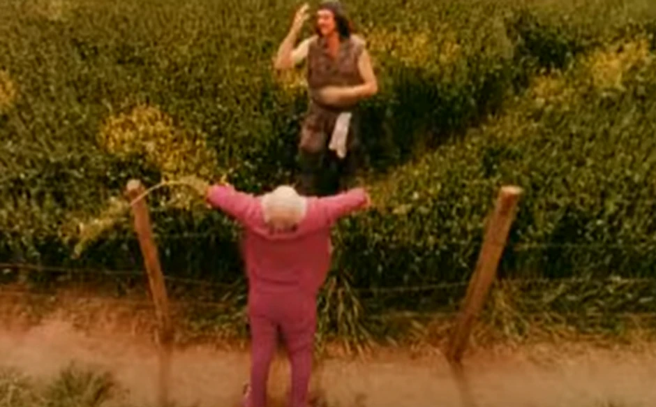 Odelo iz filma "Mrtav ladan"