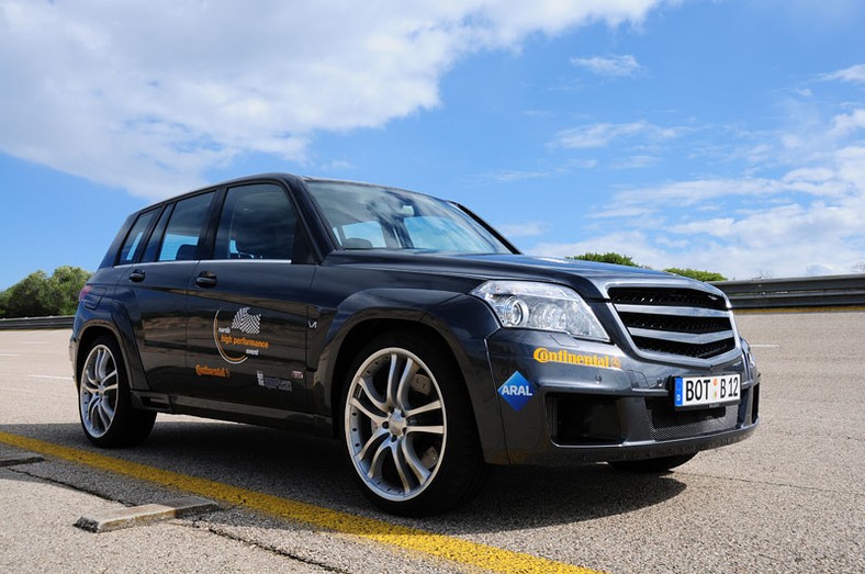 Najszybszy SUV świata to Mercedes GLK Brabus V12